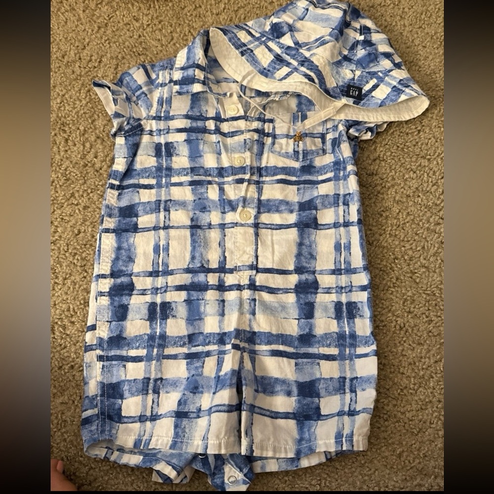 Baby boy Gap romper set